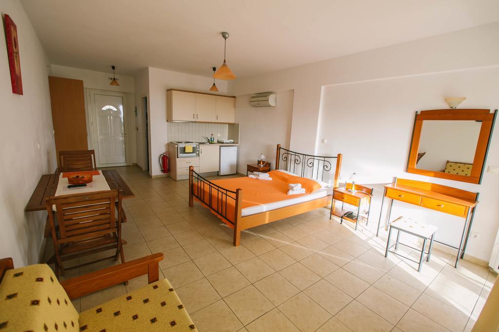 Hotel Aphrodite Stoupa Bagian luar foto