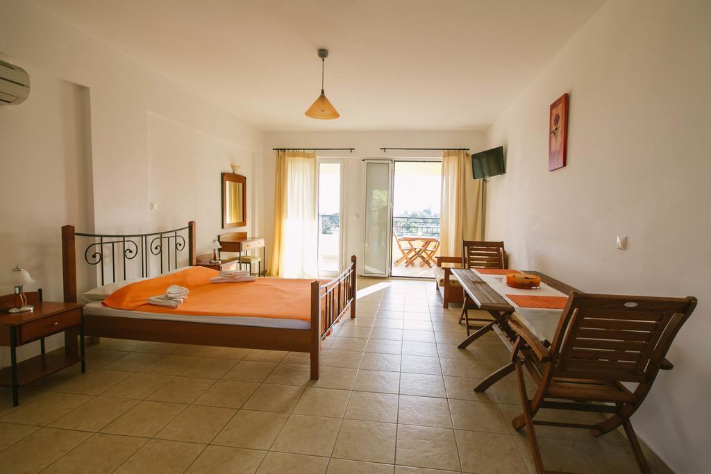 Hotel Aphrodite Stoupa Bagian luar foto