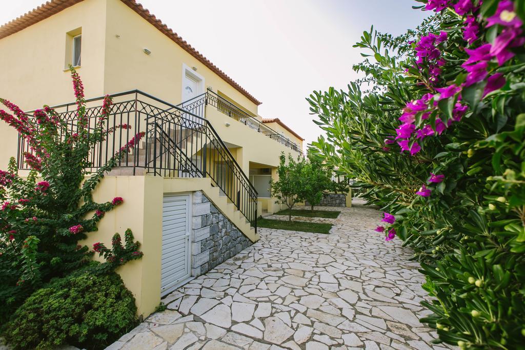Hotel Aphrodite Stoupa Bagian luar foto