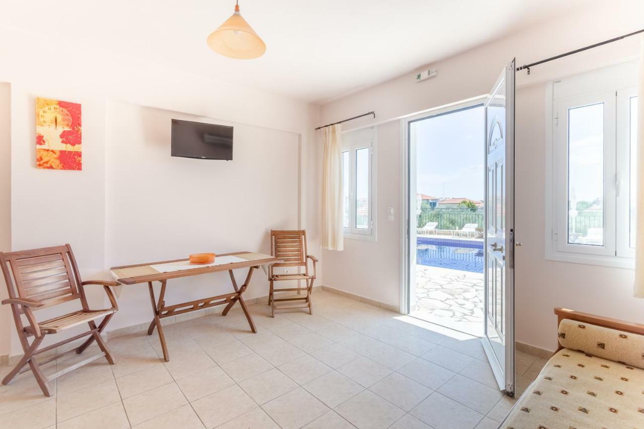 Hotel Aphrodite Stoupa Bagian luar foto