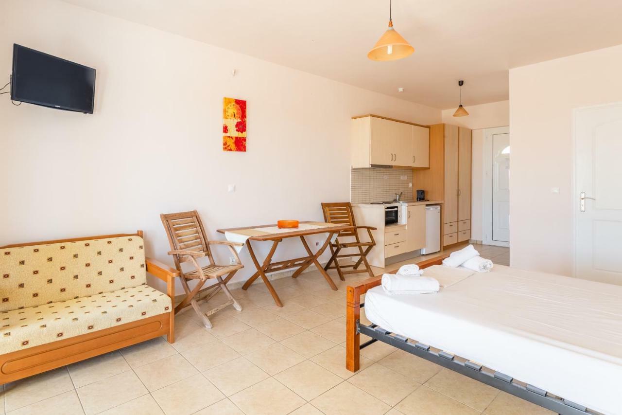 Hotel Aphrodite Stoupa Bagian luar foto