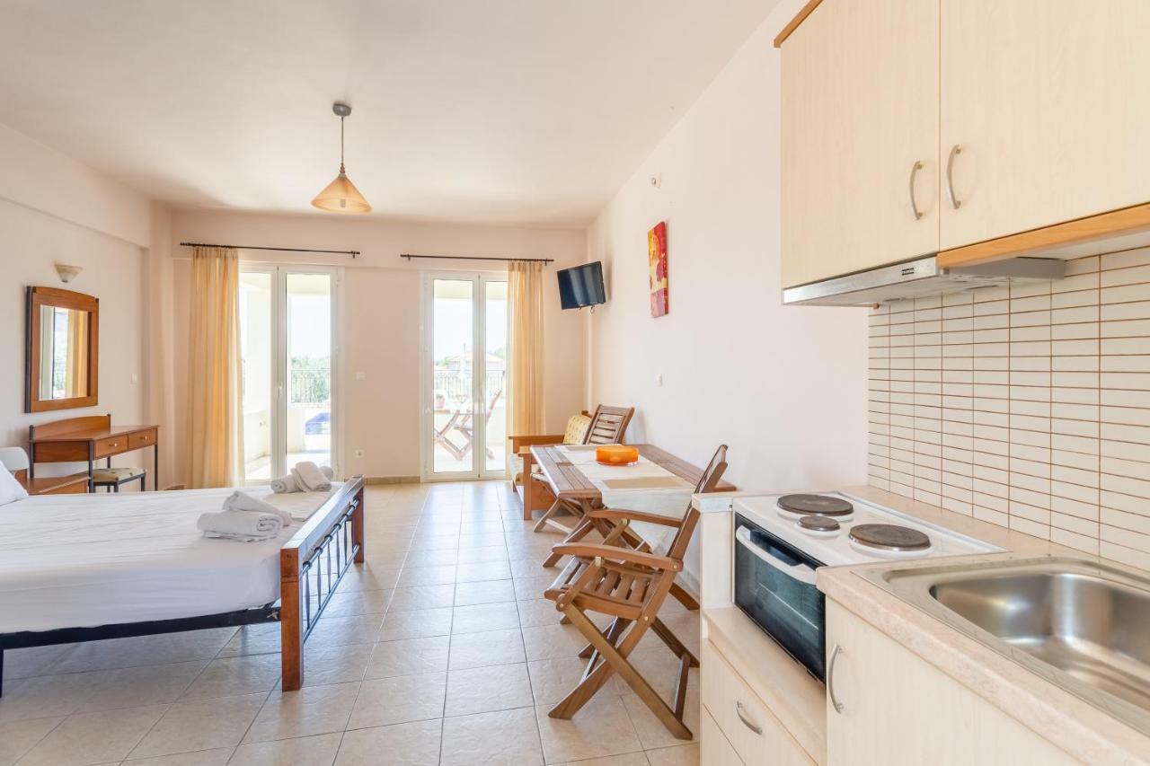 Hotel Aphrodite Stoupa Bagian luar foto