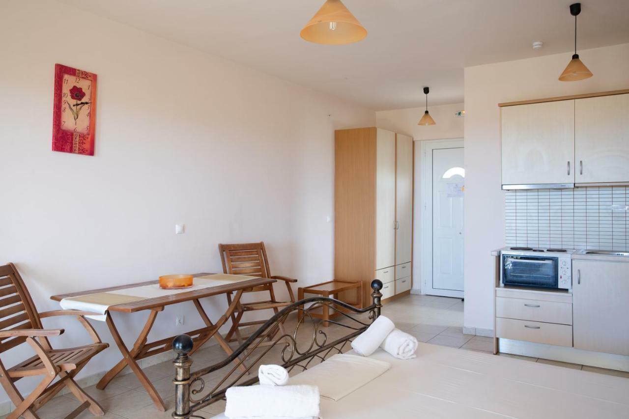 Hotel Aphrodite Stoupa Bagian luar foto